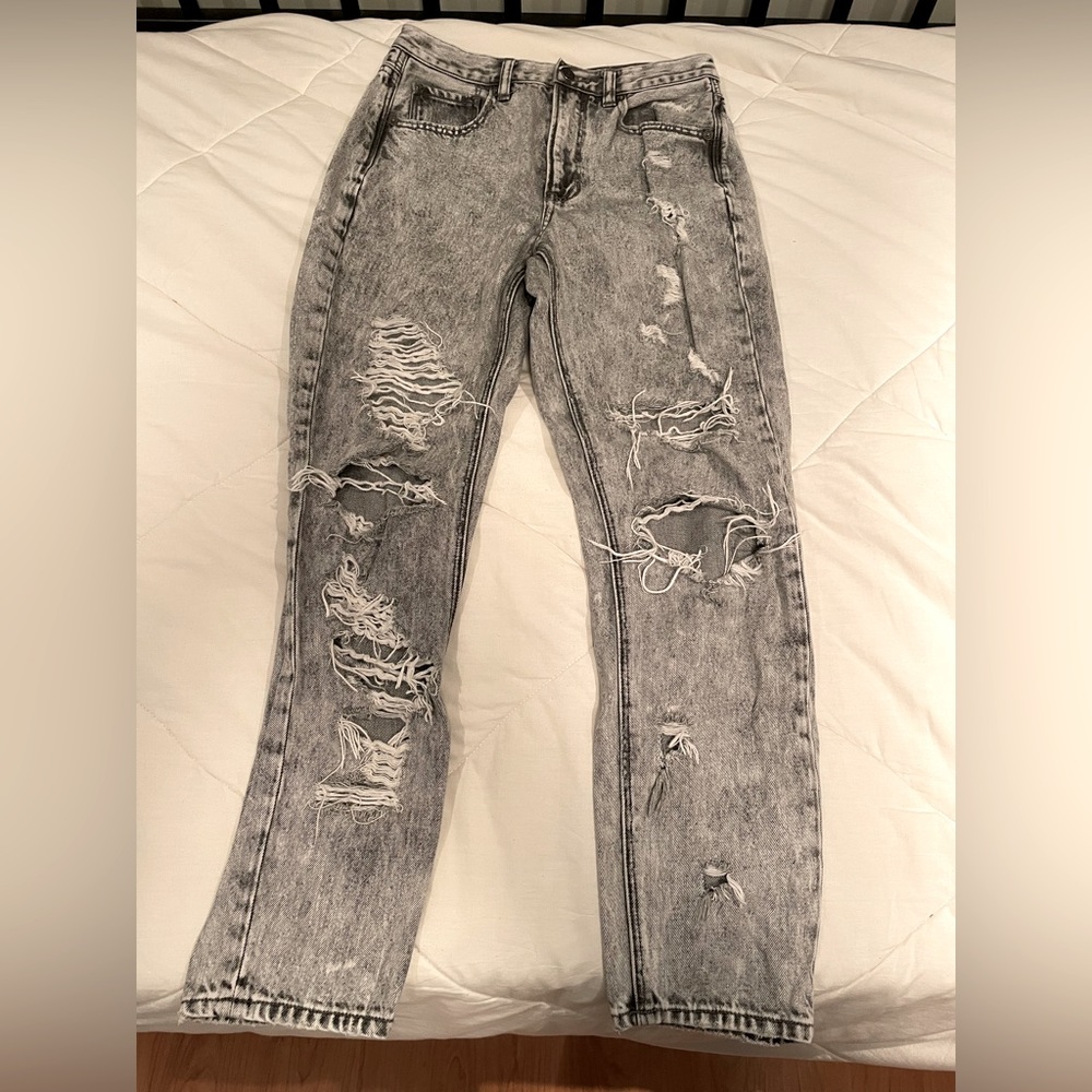 American Eagle jeans, size 4. Mom fit